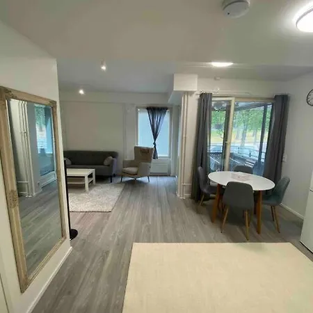 Meren Laeheisyydessae Iso Yksioe * Helsinki